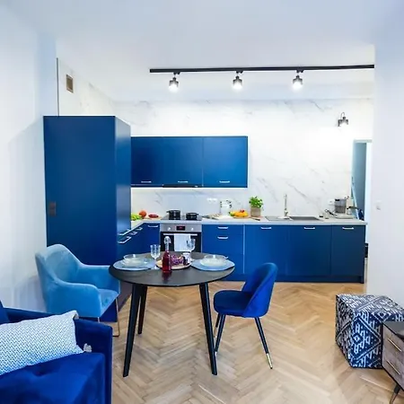 Modern, Elegant In The Heart Of Warsaw. Warszawa