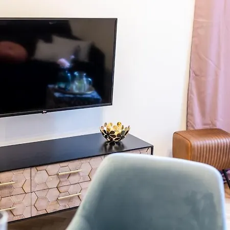 Modern, Elegant In The Heart Of Warsaw.