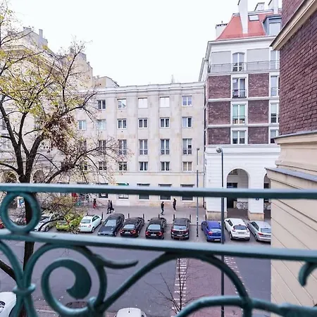 Modern, Elegant In The Heart Of Warsaw. Varsovia