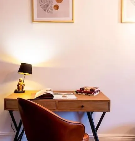 Modern, Elegant In The Heart Of Warsaw. Warszawa