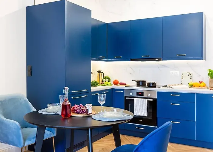 Modern, Elegant In The Heart Of Warsaw. Varsovie