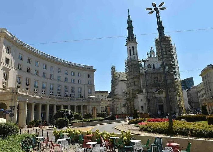 Modern, Elegant In The Heart Of Warsaw. Varsovie