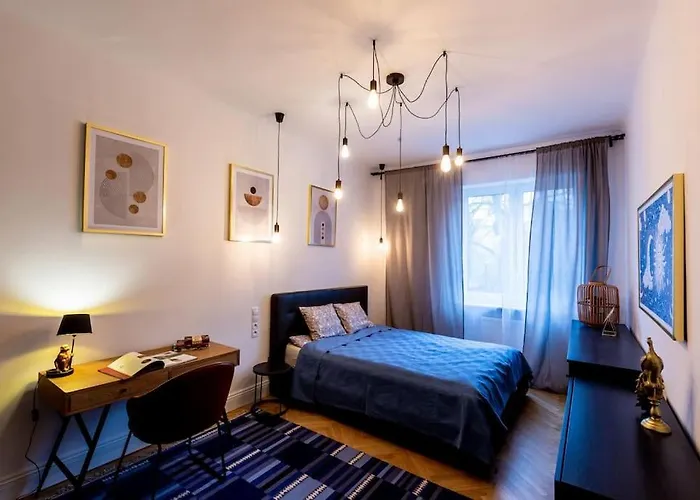 Modern, Elegant In The Heart Of Warsaw. Varsovie